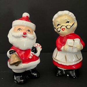 Vintage Santa and Mrs Clause Salt Pepper Shaker Set - Sonsco Japan 50s